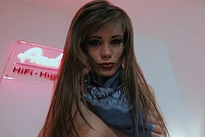 棚户区老熟妇和小伙hd